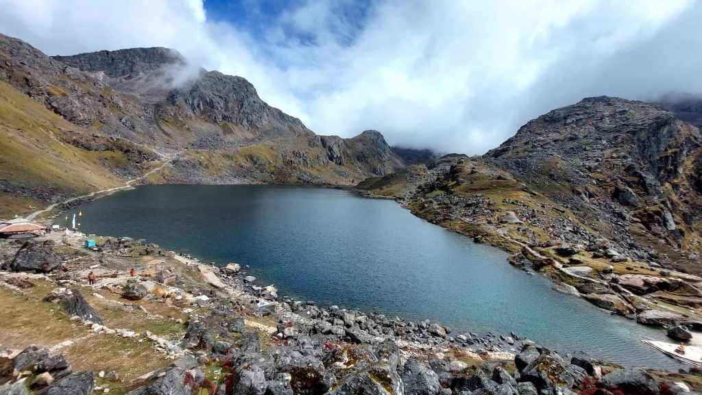 Gosaikunda lake